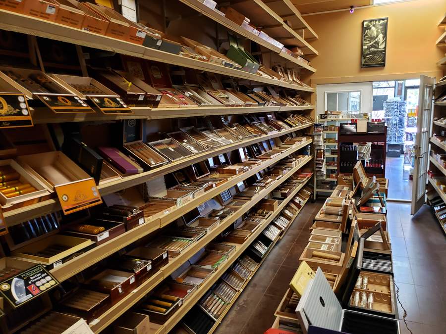 Humidor Cigars, Tobacco & Brew