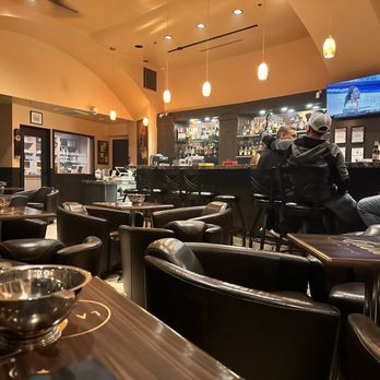 La Casa Cigars and Lounge