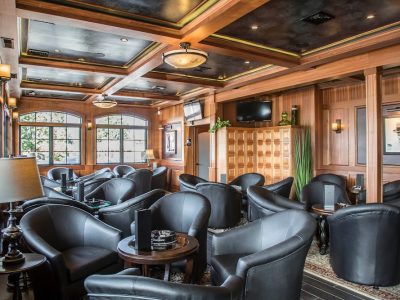 Hill & Harbor Cigar Lounge