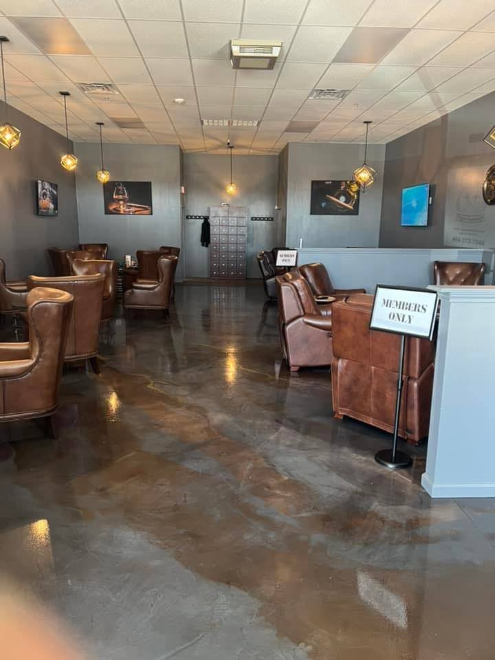 Blowin' Smoke Cigar Lounge