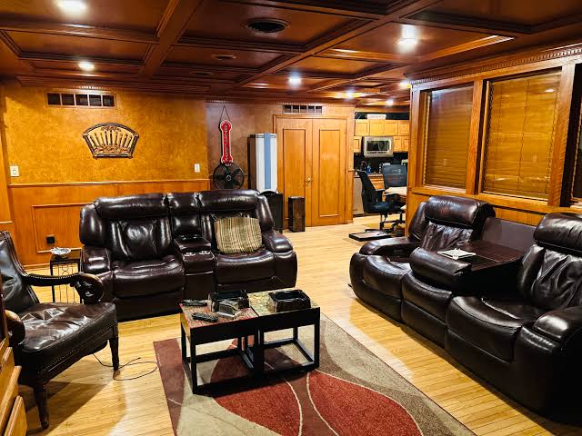 La Casa Plymouth