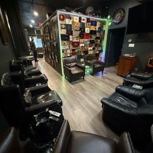 Islands Cigar Lounge