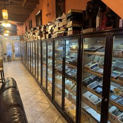 La Habana Hemingway Cigar Bar