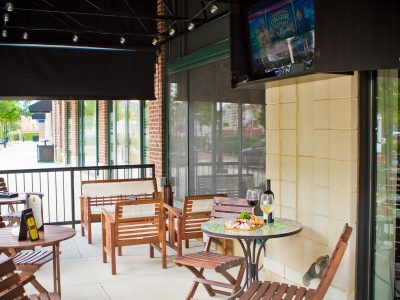 Mona Lounge and Cigar Bar