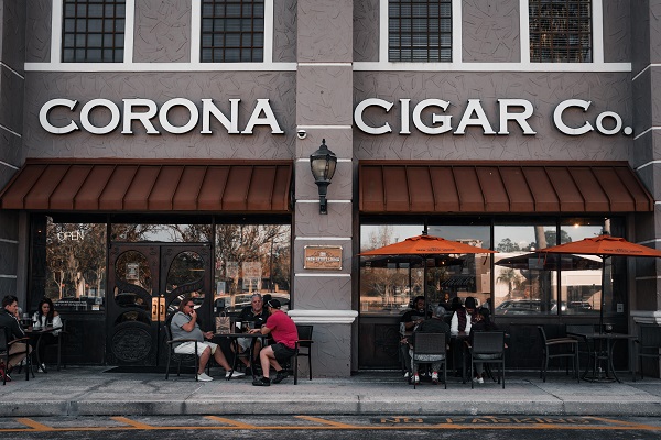 CORONA CIGAR CO. DREW ESTATE LOUNGE