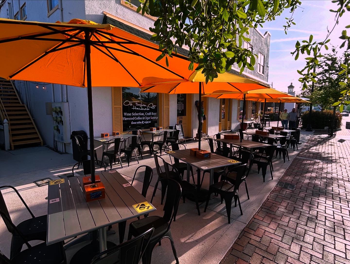 Old Fashion Cigar Lounge