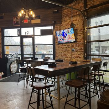 Smoke and Barrel Cigar Bar and Lounge