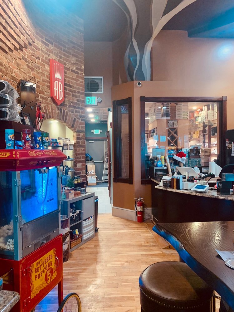 Smoke Cigar Shop & Lounge