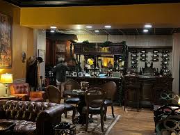 King's Leaf Cigar Lounge